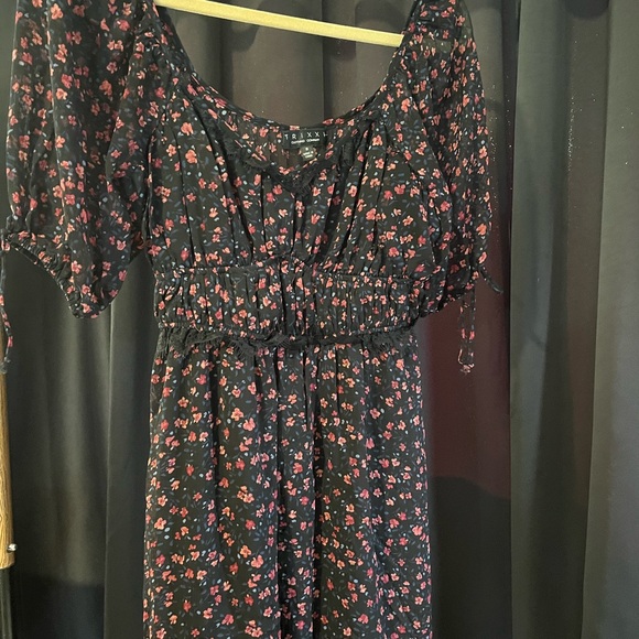 Trixxi clothing company dress - Picture 3 of 3